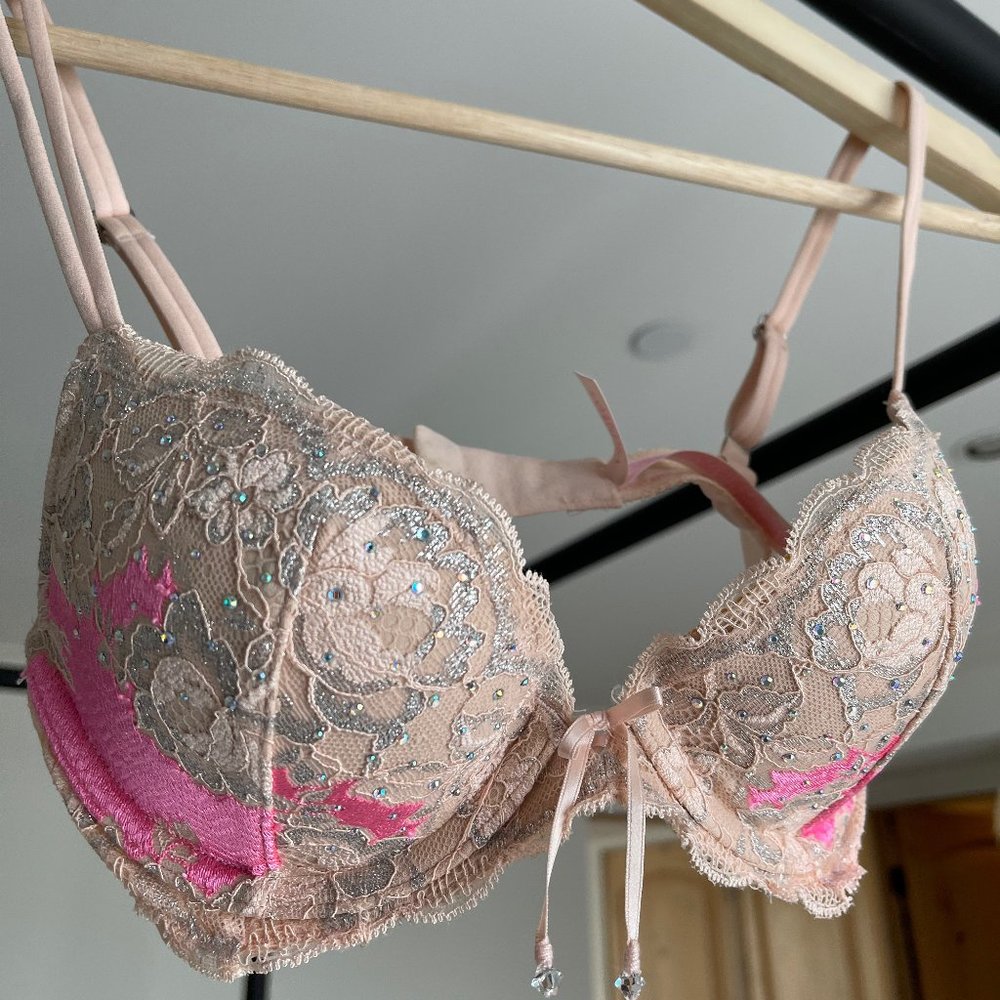 Victoria's Secret Very Sexy Lace Push-Up Bra Pink Bling SIZE 32B